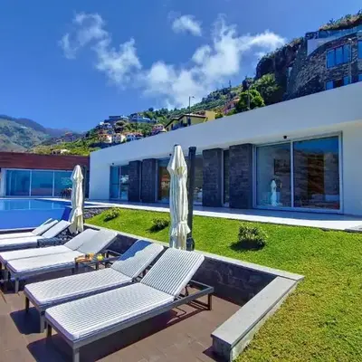 Villa Blue Horizon by LovelyStay