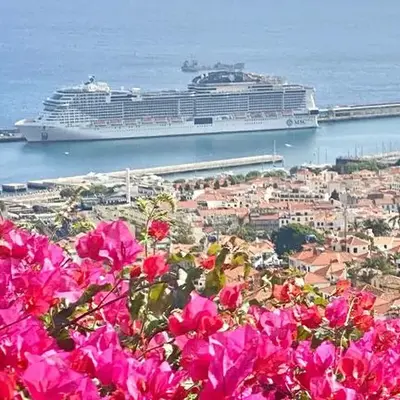 Casa ideal para famílias com vista mar desafogada