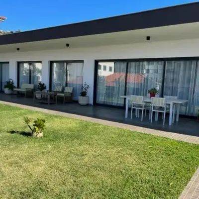 Moradia com piscina no Caniço