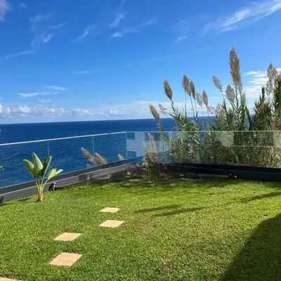 GuestReady - Cliff residence with sea views