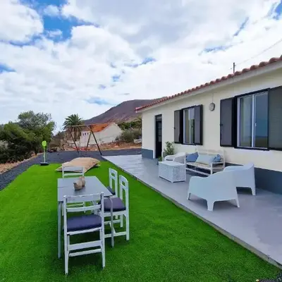 Casa da Ponta by Casas dos Lebre