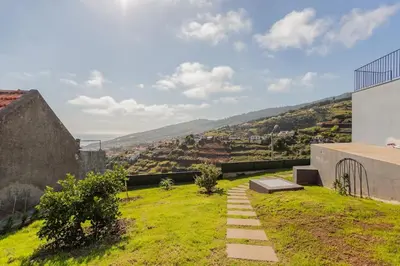 a garden on the roof of a house at Cantinho do Barreiro - Calheta in Calheta