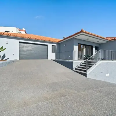 Calheta Paradise Holiday Home - Free Parking & Views