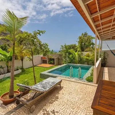 Casa das Amoreiras by YMR