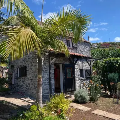 As Casinhas da Madeira - Cosy Stone Cottage in a subtropical garden
