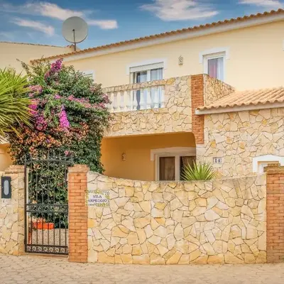Villa Arpeggio - Cozy 3-Bedroom Villa with Private Pool in Montinhos da Luz