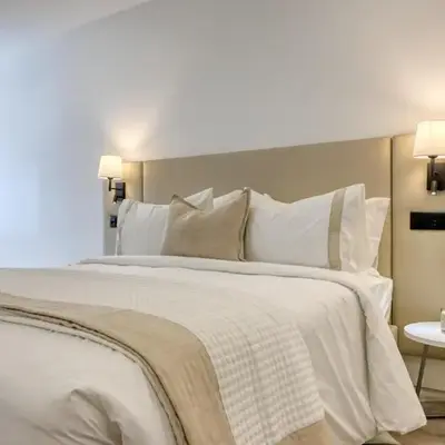 BSE15 Apartments 4L