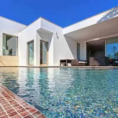 Jacaranda Beach Villa