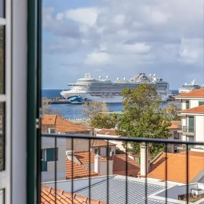 Funchal pad with Harbor Views & cool Aircon Bliss