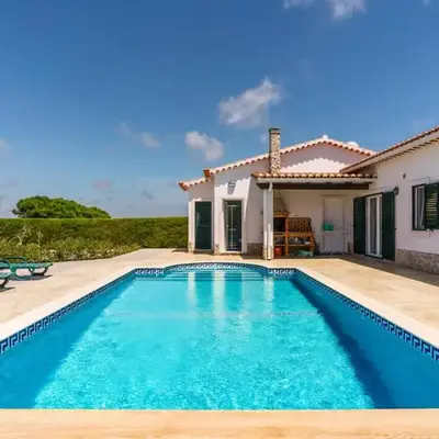 Sunny Ocean Villa with pool near Arrifana beach