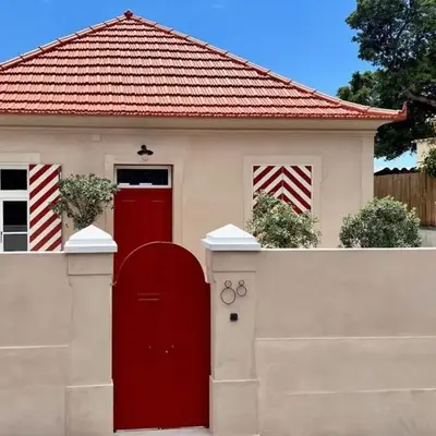 THE BOAT HOUSE Sea Front and Private Pool