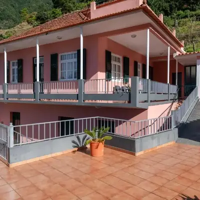Domingos House - Valley View