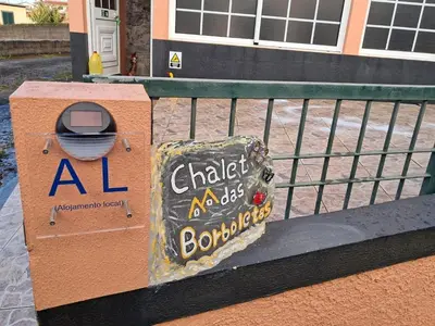 a sign for achaolisarioarioarioazaarioarioarioazaarioario at O Chalé das Borboletas in Santa Maria Madalena