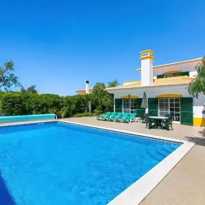 Vila Rolas - Beautiful 5 bed villa with pool and aircon 3 min to Luz beach