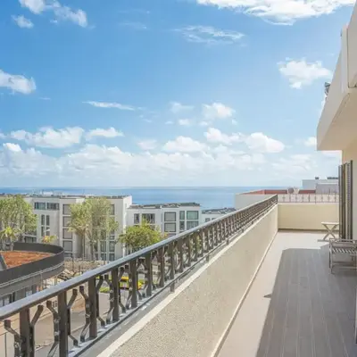 Portola Penthouse by YMR
