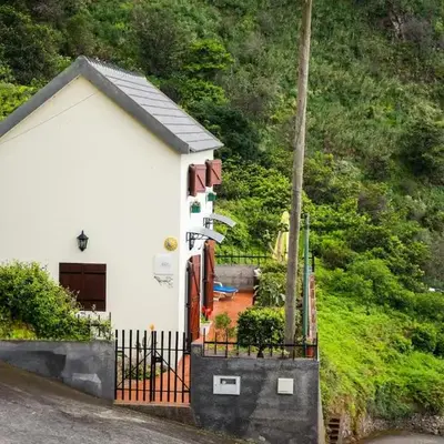Whale's Lodge