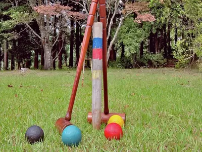 a group of three balls on a swing set at Villa Getaway in Santo António da Serra in Santo da Serra