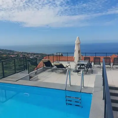 Paradise Point Sea & Mountain view