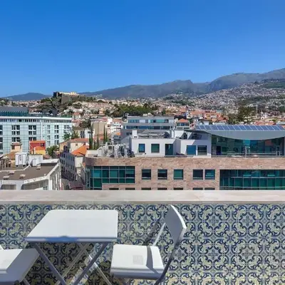 Top Floor Apartment 805