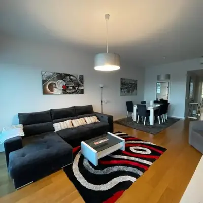 Sunny modern 2 bedroom apartment