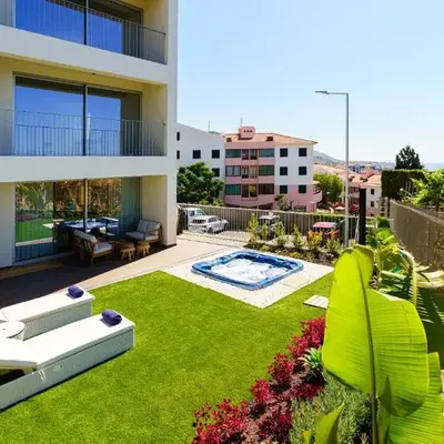 Star Lit Jacuzzi Apartment