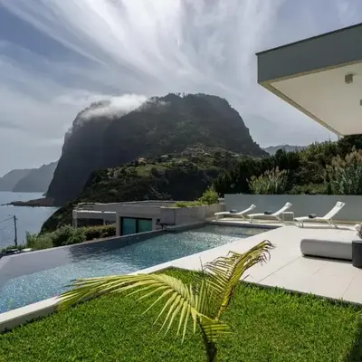 Villa Guindaste I by An Island Apart