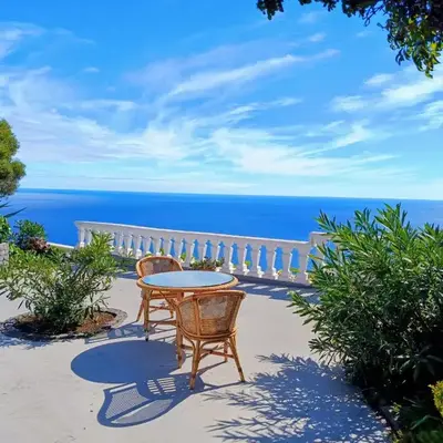 Private Oceanfront Cottage with 180 degree Sea View