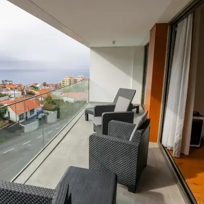 Luxury LeilaMar Apartment - Modern Retreat