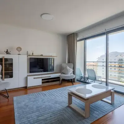 Nomad Horizon Spacious Apartment with Pool & Gym
