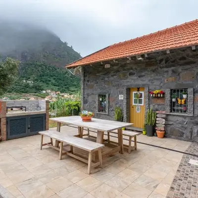 The Yellow Cottage Nature House São Vicente Madeira Island