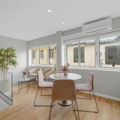 Cozy Apartment In Heart of City