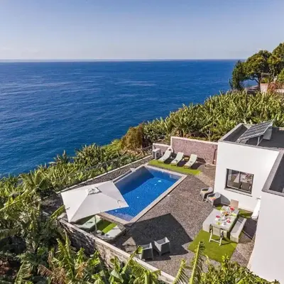 Villa Graycis House by Villa Plus
