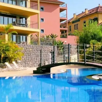 Private Garden and Pool in the Heart of Funchal