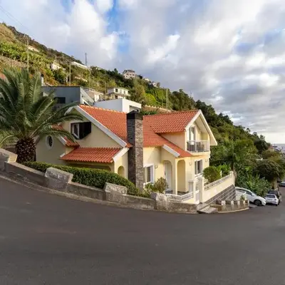Vanda House com 2 Quartos Vista Mar e montanha no centro da Ilha
