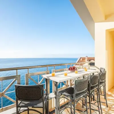 Cliff View Apartment - By Wehost