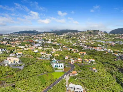 an aerial view of a town on a hill at Casa da boa vista in Canhas