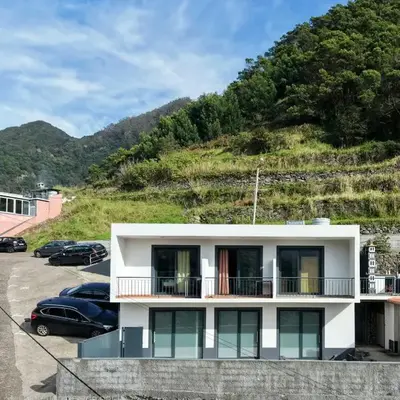 Seaside & Levada Escape