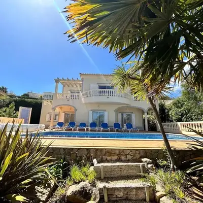 Luxury 4 Bedroom Algarve Villa with Private Pool