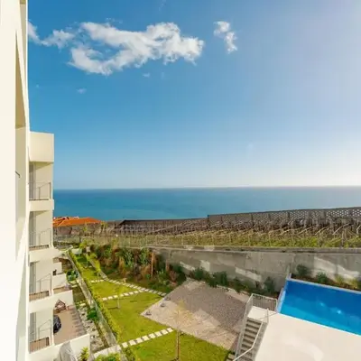 Atlantic Pearl Pool & Ocean View One Bedroom Apartment