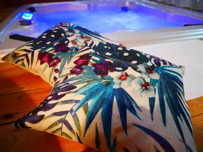 a cake with a palm tree on top of a table at Casas Serenas in Estreito da Calheta