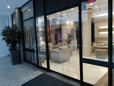 a store front with a bunch of windows and furniture at Hotel Do Centro in Funchal