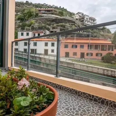 Seaside House in Estreito