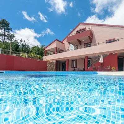 Spacious apartment with pool in Prazeres - 150m²