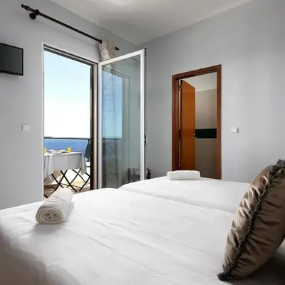 Perola Views Inn by Homie