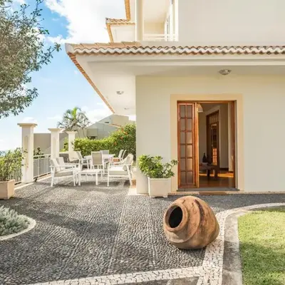 Casa das Neves - By Wehost