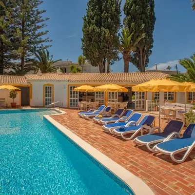 Two bedroom apartment with garden view in Luz