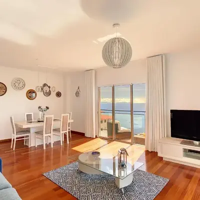 Time House Apartment by LovelyStay