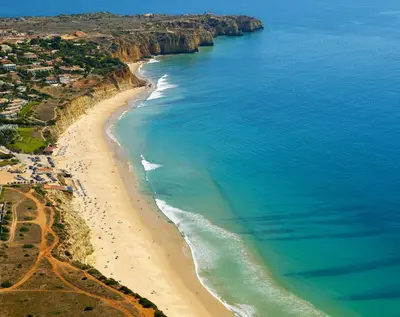 an aerial view of a beach and the ocean at BUGANVÍLEA - Vivenda johanna in Lagos