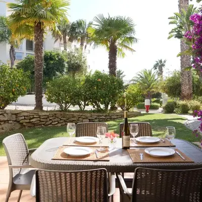 Spacious Apartment near Porto de Mos Beach