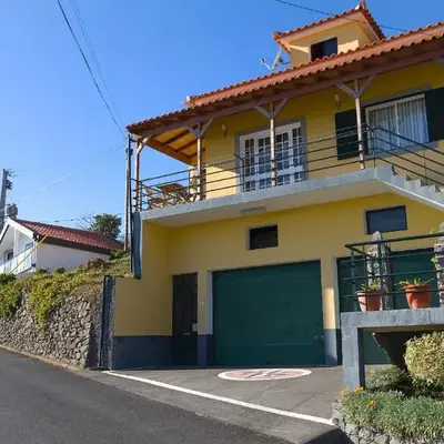 Authentic Rural Retreat With Green Fields & Ocean Views - Orchid House Arco da Calheta